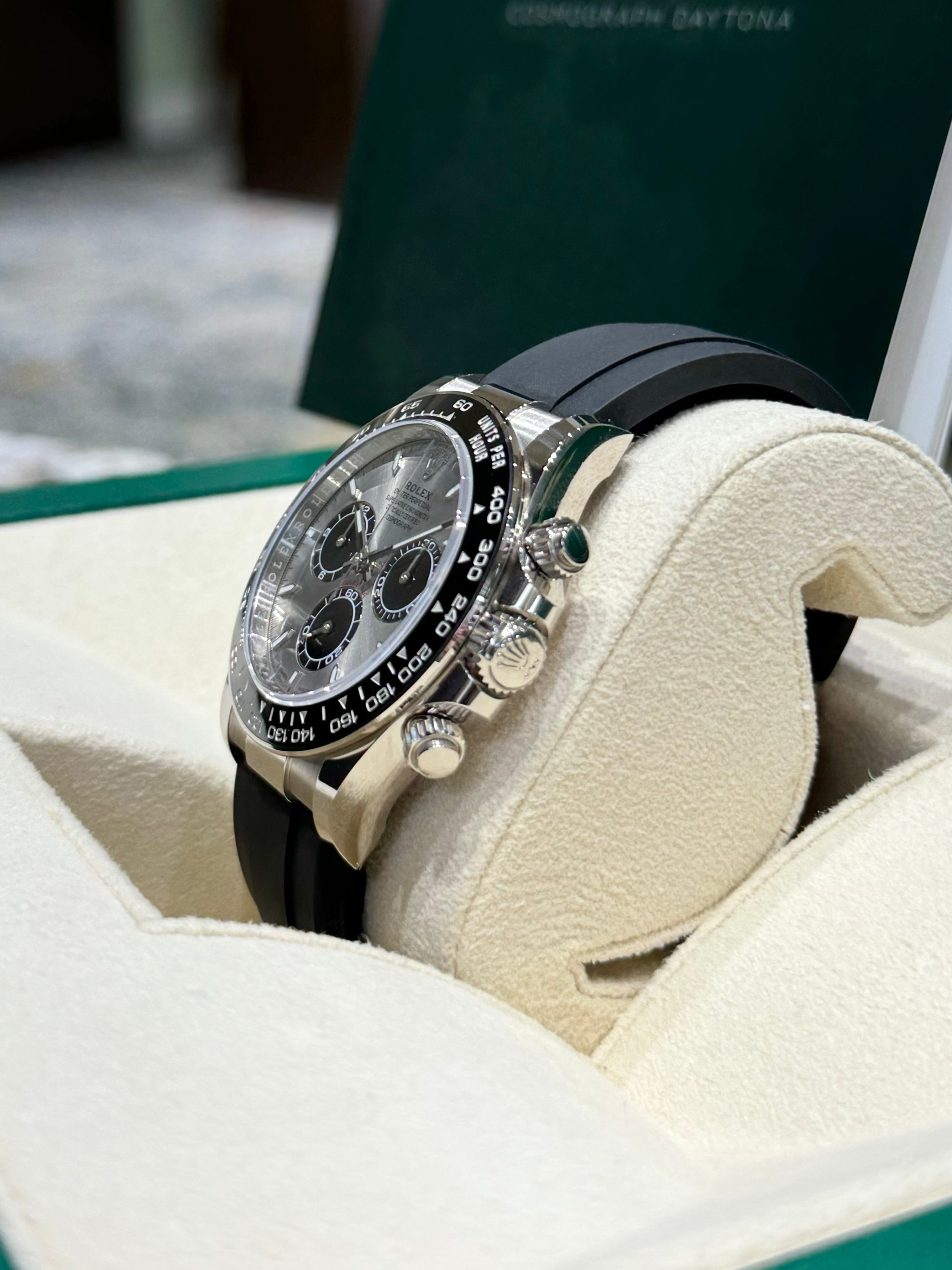 Rolex Daytona 40 126519 Silver Dial Watch