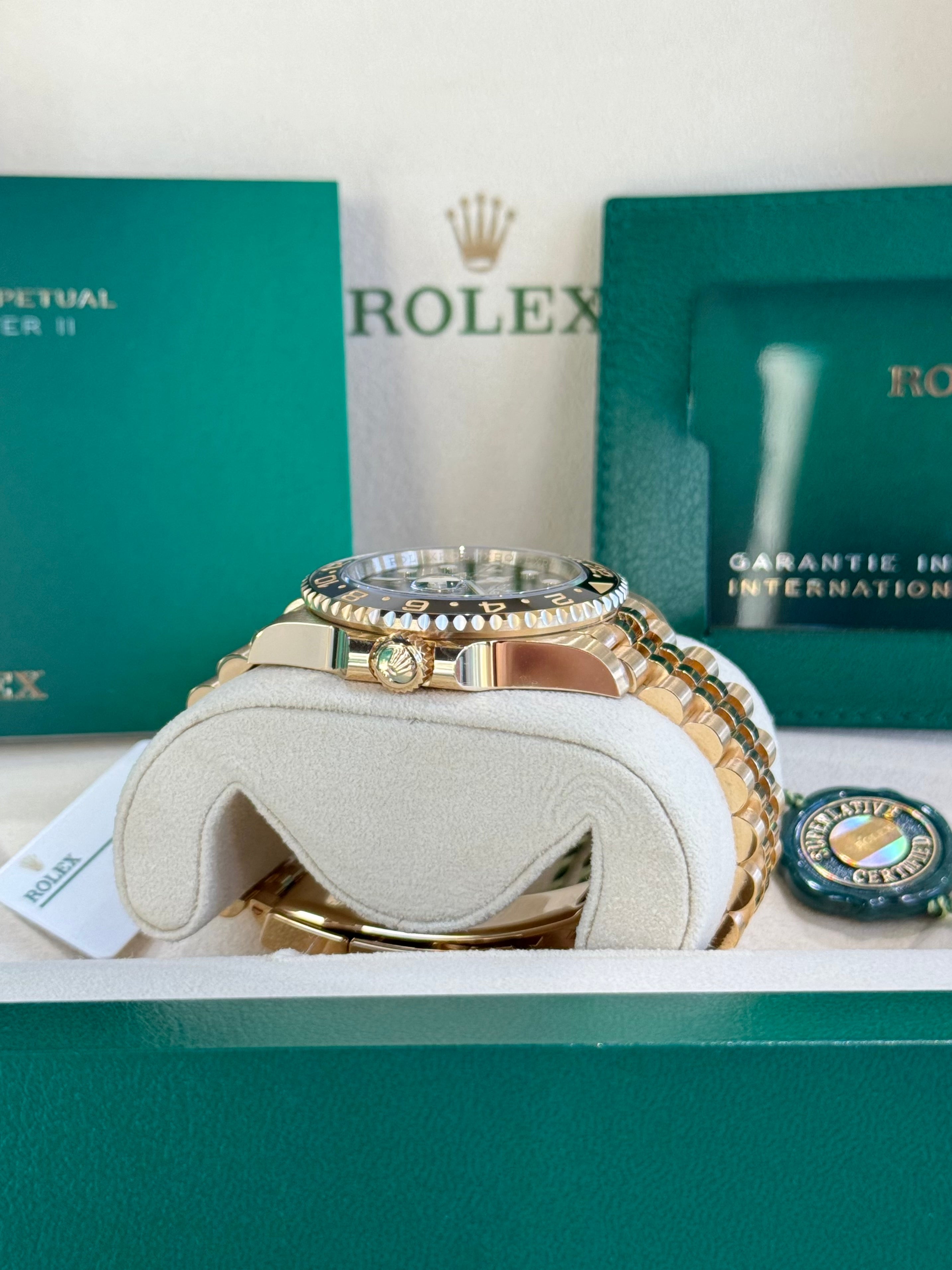 Rolex GMT-Master II 40 126718GRNR Black Dial Watch
