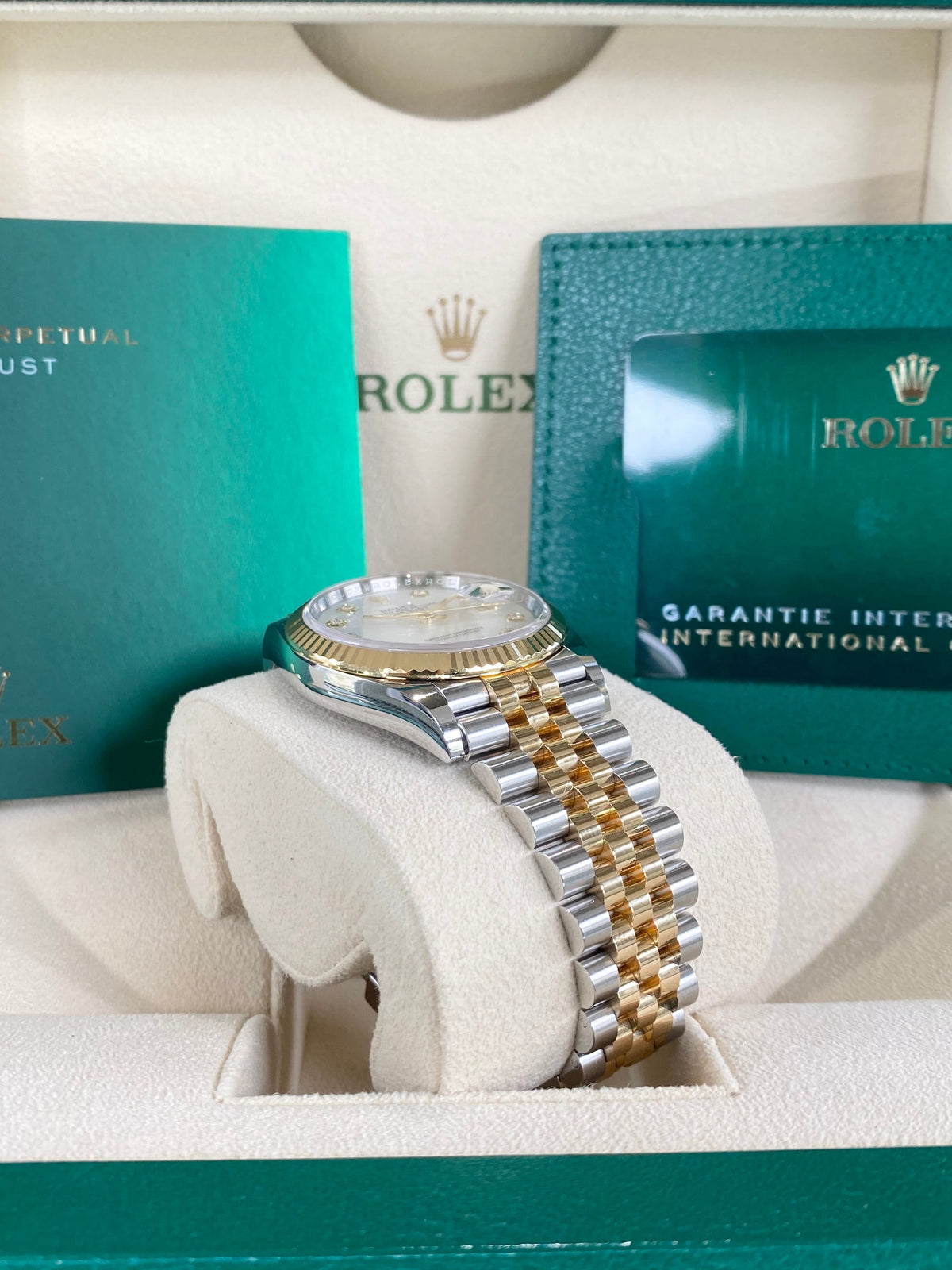 Rolex Datejust 36 126233 Mother of Pearl Dial Watch