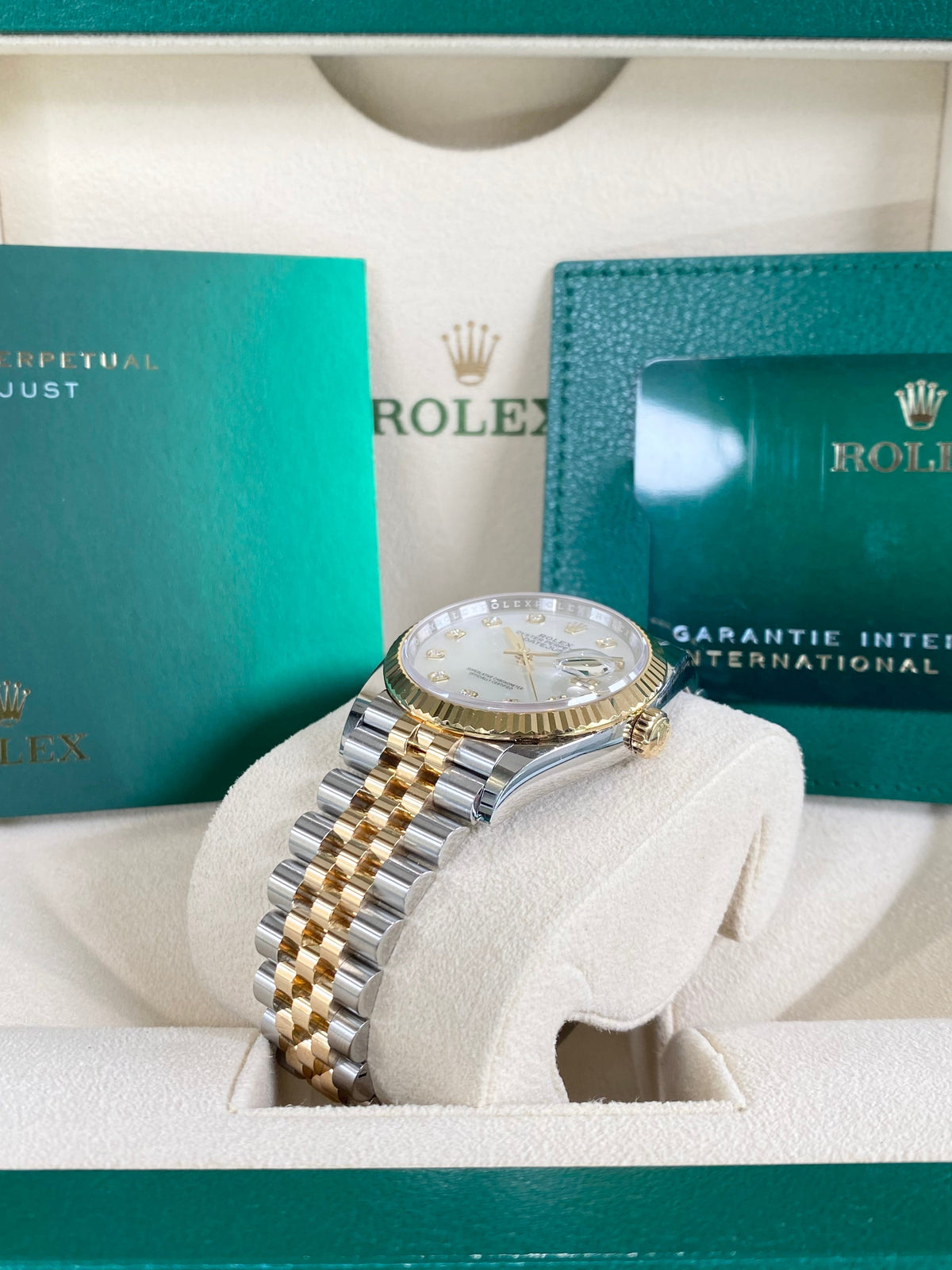 Rolex Datejust 36 126233 Mother of Pearl Dial Watch