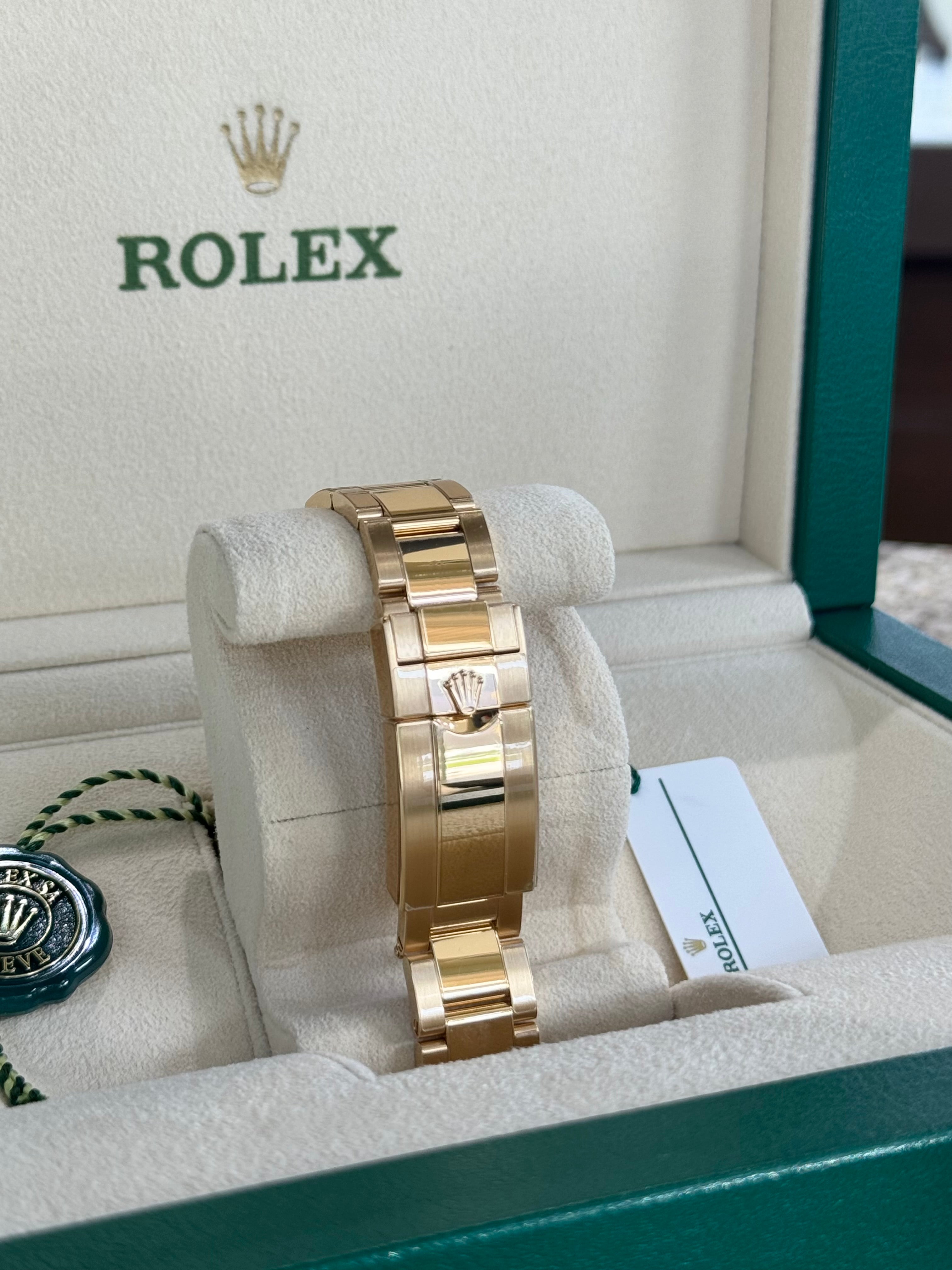 Rolex Daytona 40 126508 Black Diamond Dial Watch