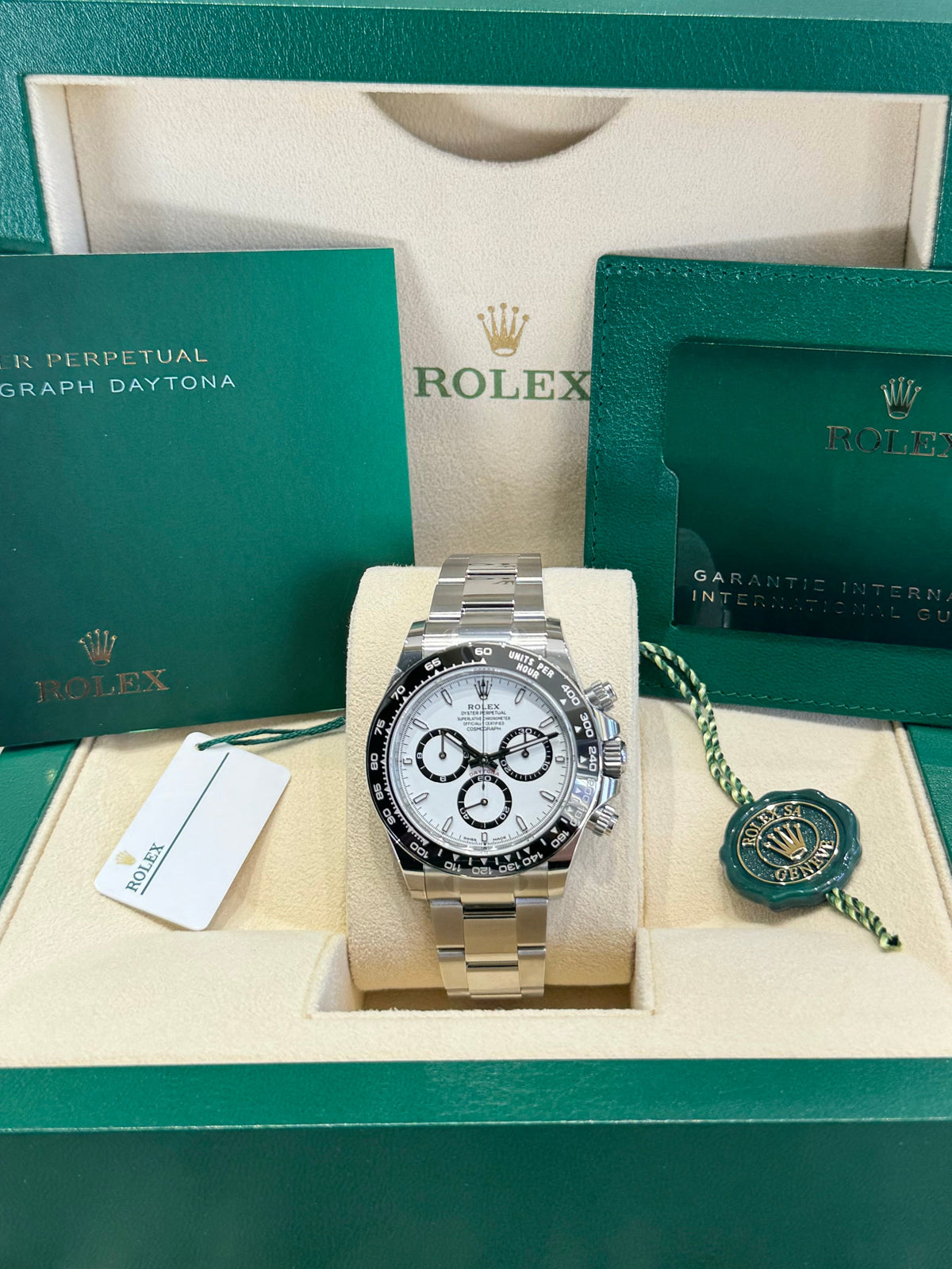 Rolex Daytona 40 126500 White Dial Watch