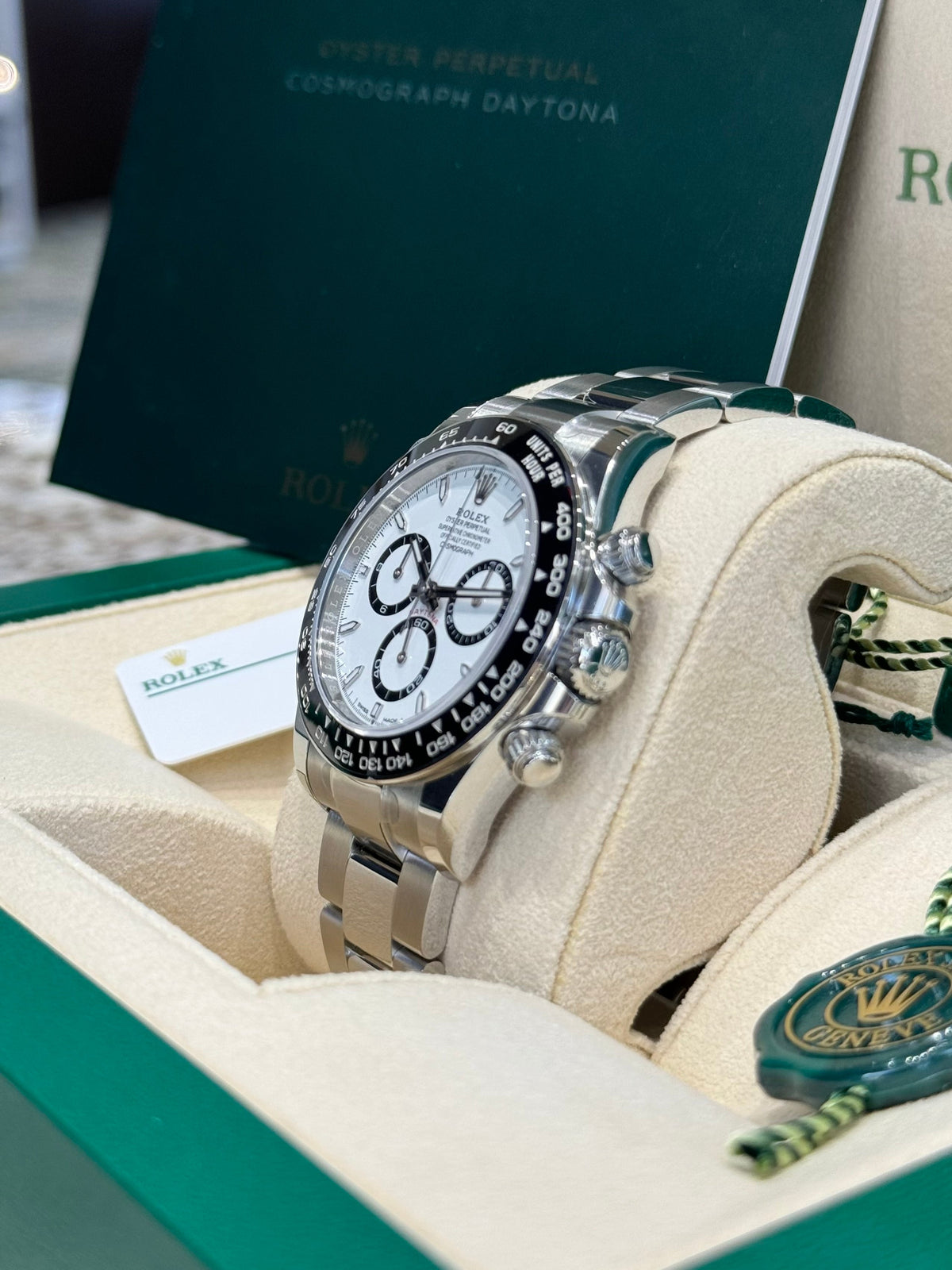 Rolex Daytona 40 126500 White Dial Watch